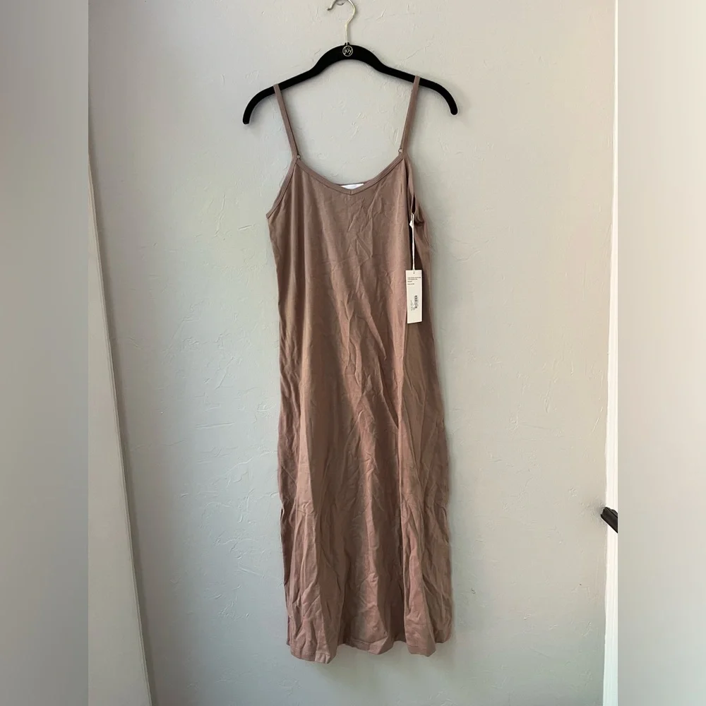 MATE THE LABEL TENCEL LOUNGE DRESS IN MUSHROOM M - Picture 2 of 4